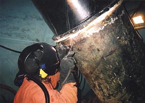 welderincofferdam.jpg